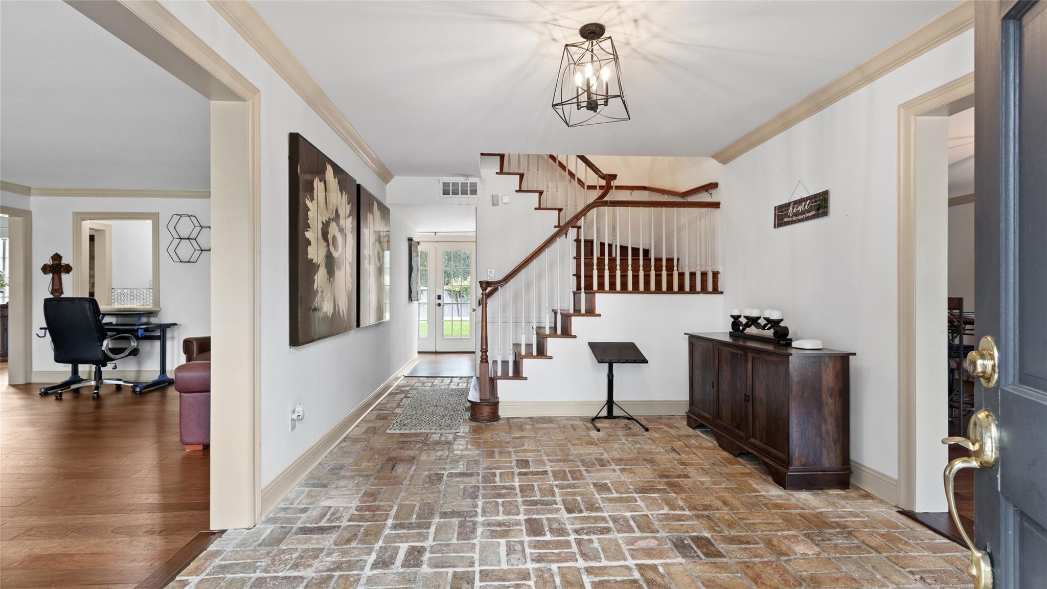 2701 Mount Vernon Drive