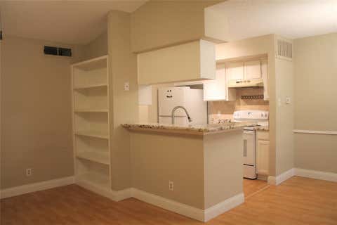 Photo of 2120 El Paseo Street #2810, Houston, TX 77054 (MLS # 3107476)