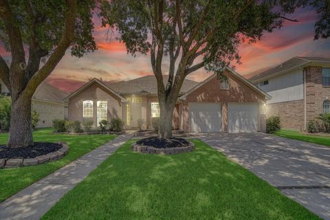 Photo of 14810 Mission Hills Drive, Houston, TX 77083 (MLS # 87590931)