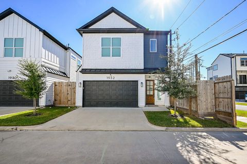 Photo of 1932 Hoskins Drive, Houston, TX 77080 (MLS # 6178205)