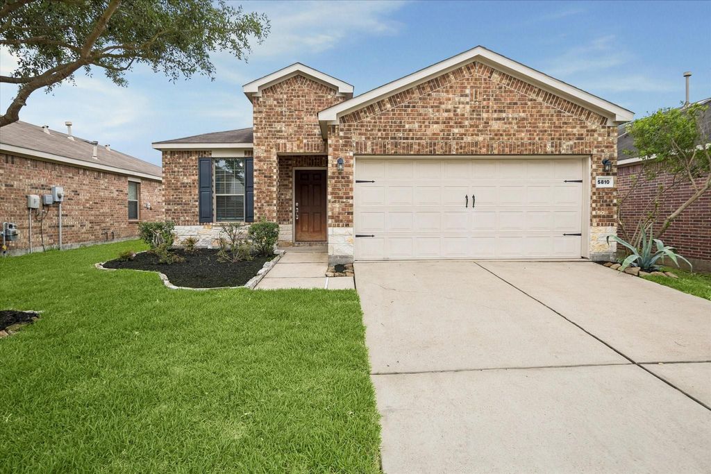 Photo of 5810 Banyan Oak Court, Richmond, TX 77407 (MLS # 17553679)