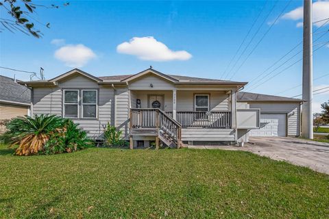 Photo of 7100 Harlem Street, Baytown, TX 77521 (MLS # 36768609)