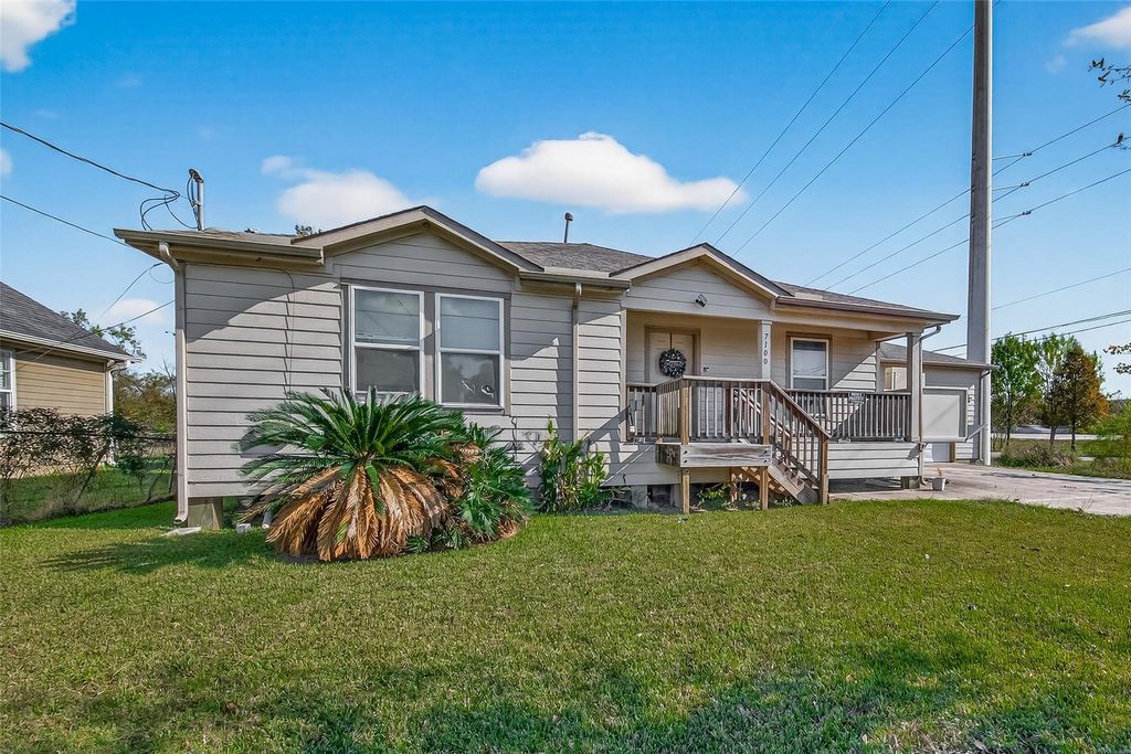 Photo of 7100 Harlem Street, Baytown, TX 77521 (MLS # 36768609)