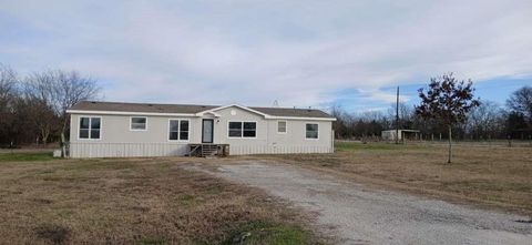 Photo of 102 Bailey Street, Van Alstyne, TX 75495 (MLS # 42882337)