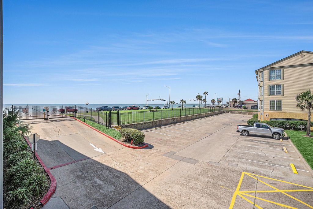 Photo of 6300 Seawall Boulevard #6101, Galveston, TX 77551 (MLS # 33488791)