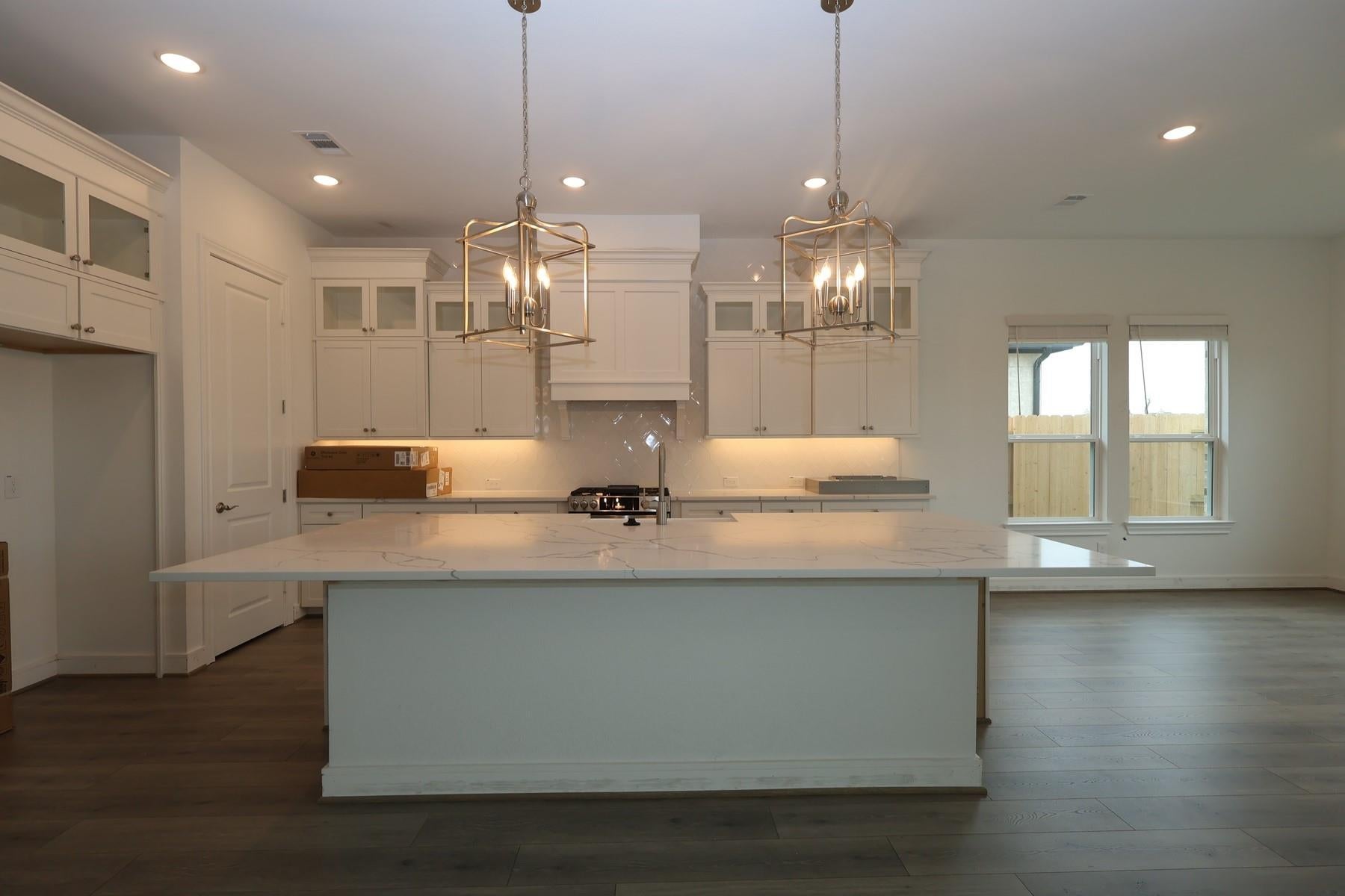 1825 N Wildflower Drive