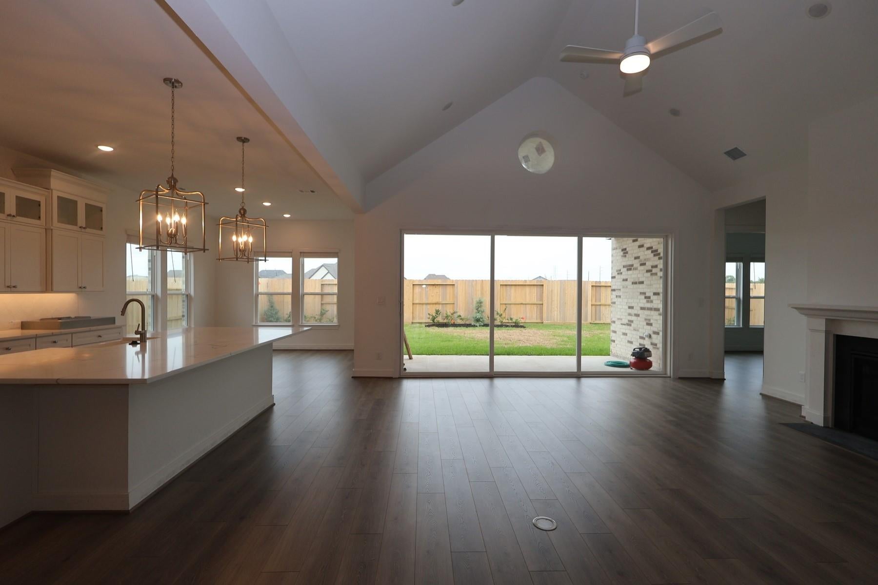 1825 N Wildflower Drive