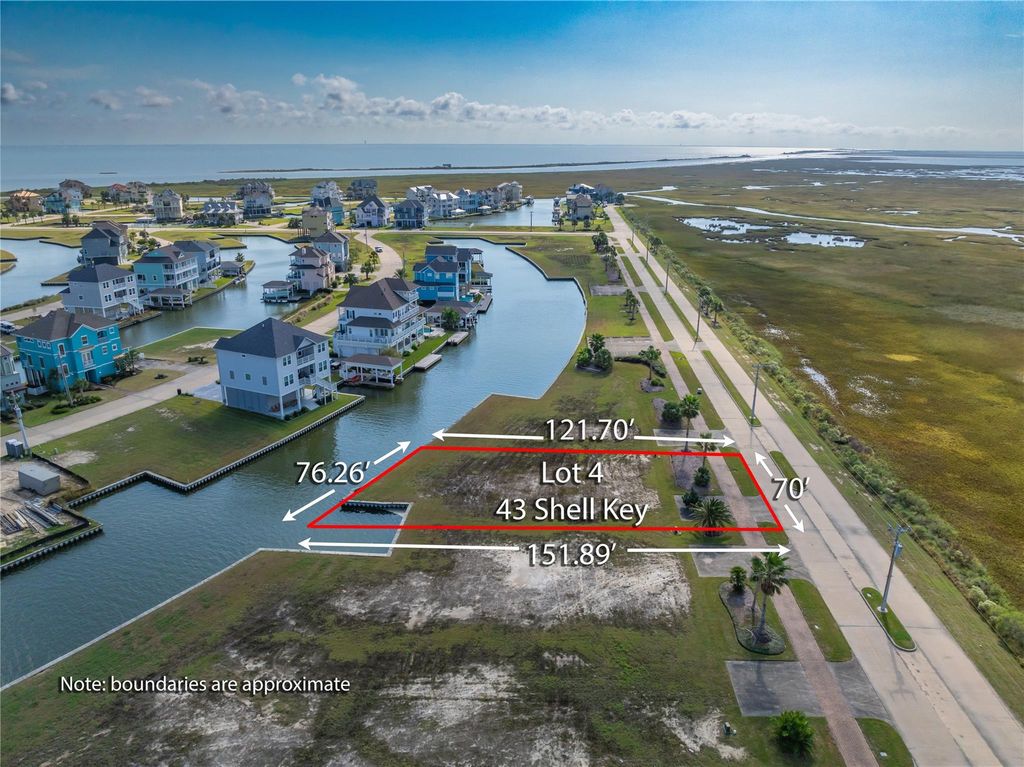 Photo of 43 Shell Key, Hitchcock, TX 77563 (MLS # 22812493)