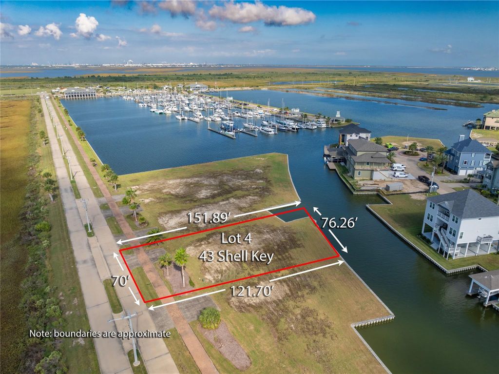 Photo of 43 Shell Key, Hitchcock, TX 77563 (MLS # 22812493)