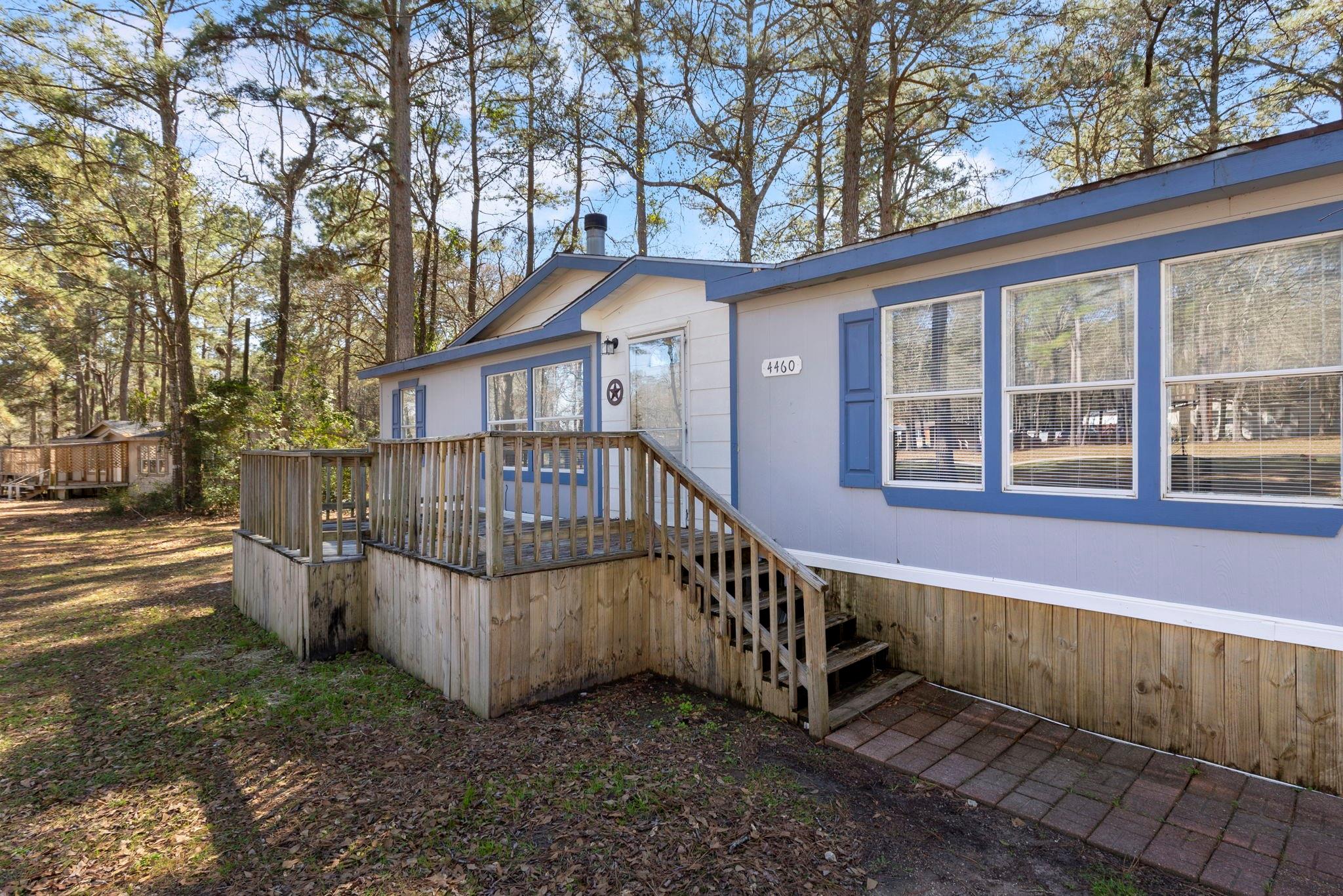 4460 Grand Oaks Drive