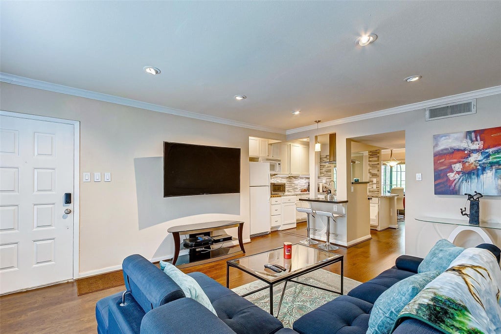 Photo of 1800 Stoney Brook Drive #102, Houston, TX 77063 (MLS # 81016532)