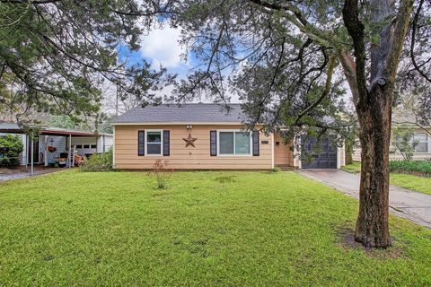 Photo of 6713 Barney Road, Houston, TX 77092 (MLS # 63603570)
