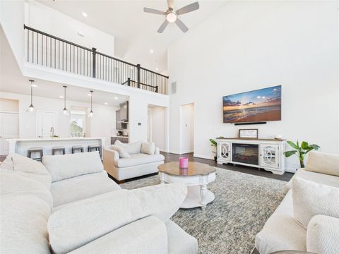 Photo of 610 Beachman Shore Lane, La Porte, TX 77571 (MLS # 30706211)