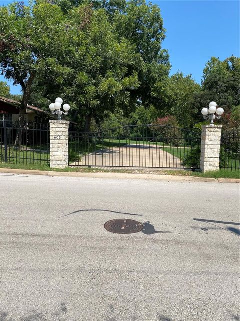 Photo of 609 Kerr Street, Brenham, TX 77833 (MLS # 28711156) Photo of 609 Kerr Street, Brenham, TX 77833 (MLS # 28711156)
