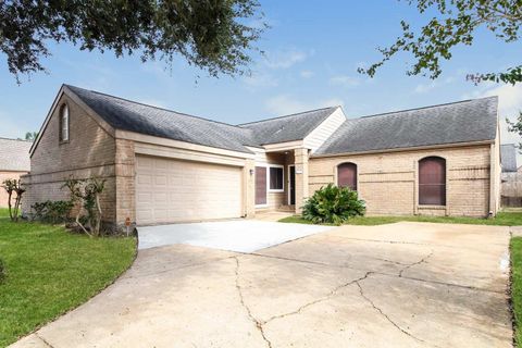 Photo of 207 Queens Court, Stafford, TX 77477 (MLS # 3022634)
