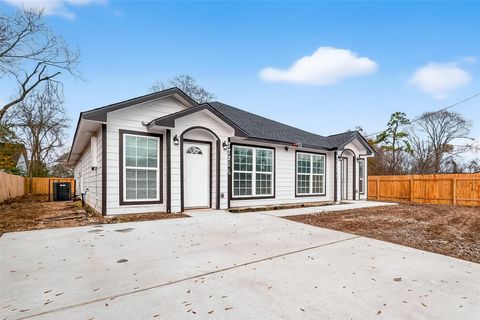 Photo of 7725 Hoffman Street #A B, Houston, TX 77016 (MLS # 75096790)