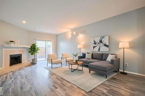 Photo of 9707 Richmond Avenue #103, Houston, TX 77042 (MLS # 26635267)