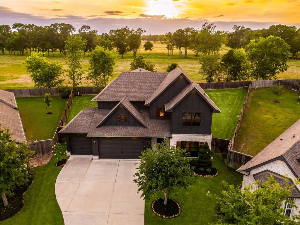 Photo of 30722 Parkside Passage Drive, Fulshear, TX 77441 (MLS # 75878791)