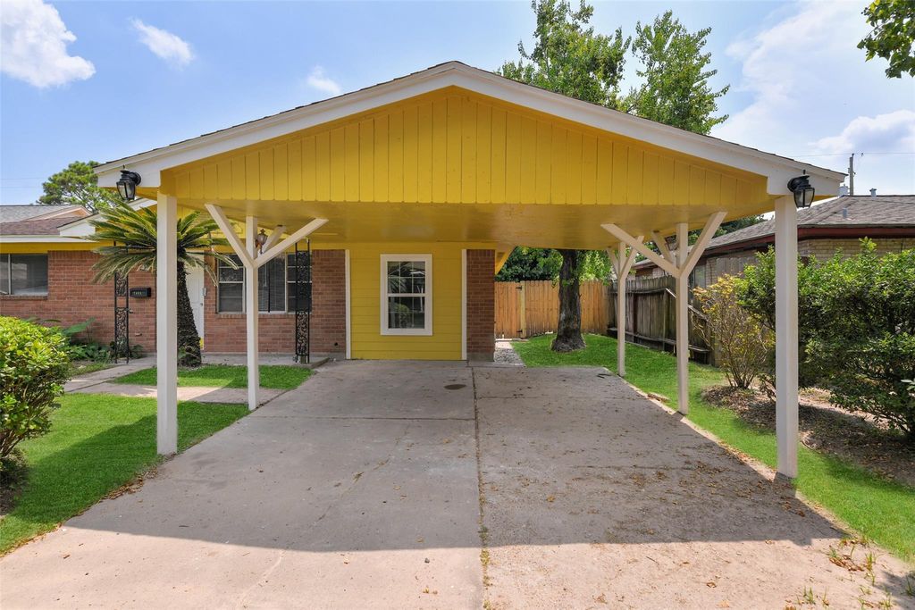 Photo of 7405 Carver Avenue, Texas City, TX 77591 (MLS # 37731069)