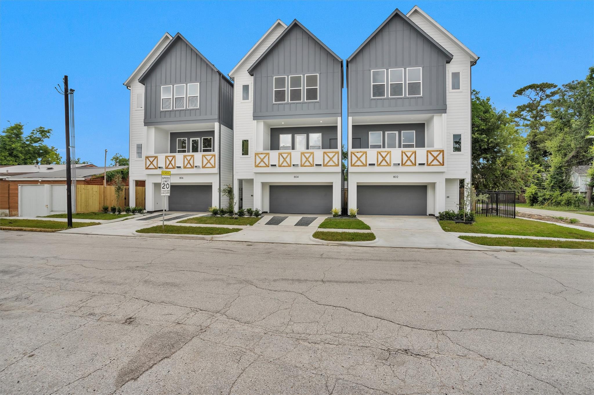 804 Schweikhardt St