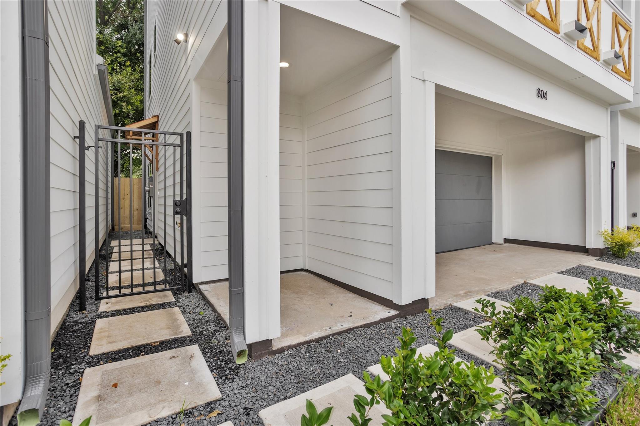 804 Schweikhardt St