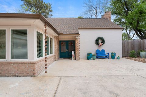 Photo of 10226 Briar Forest Drive, Houston, TX 77042 (MLS # 46885040)