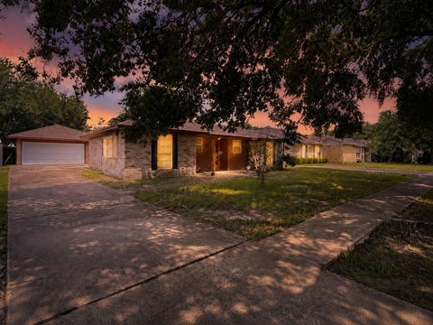 Photo of 6902 Feather Creek Drive, Houston, TX 77086 (MLS # 12330055)
