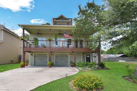 Photo of 226 Valmar Street, Kemah, TX 77565 (MLS # 16486768) Photo of 226 Valmar Street, Kemah, TX 77565 (MLS # 16486768)