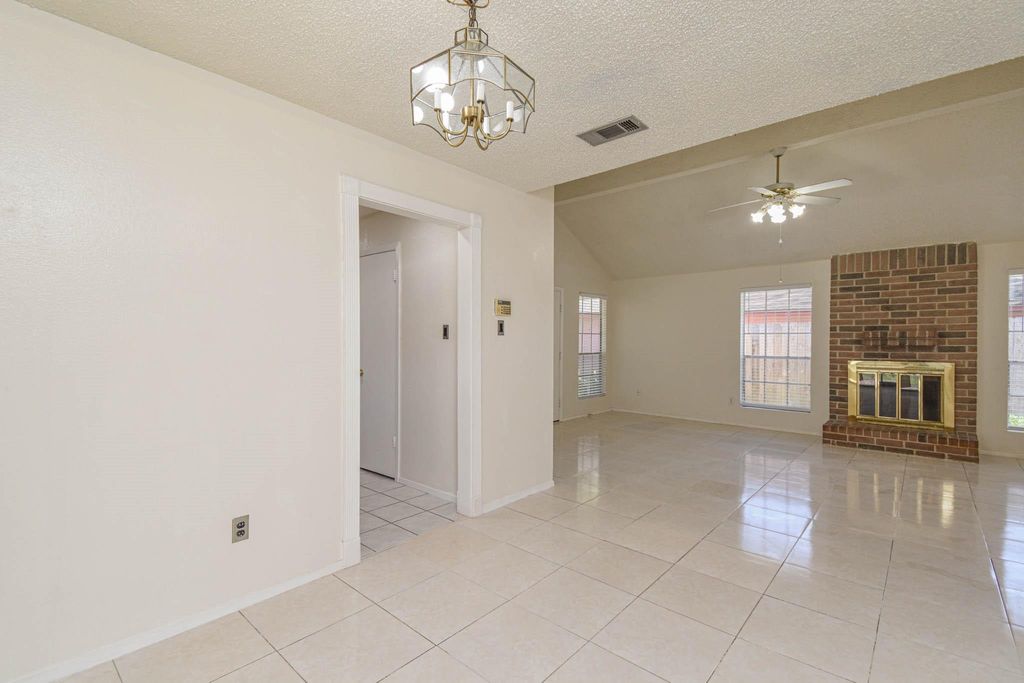 Photo of 10927 Spanish Grant Drive, Sugar Land, TX 77498 (MLS # 32545607)