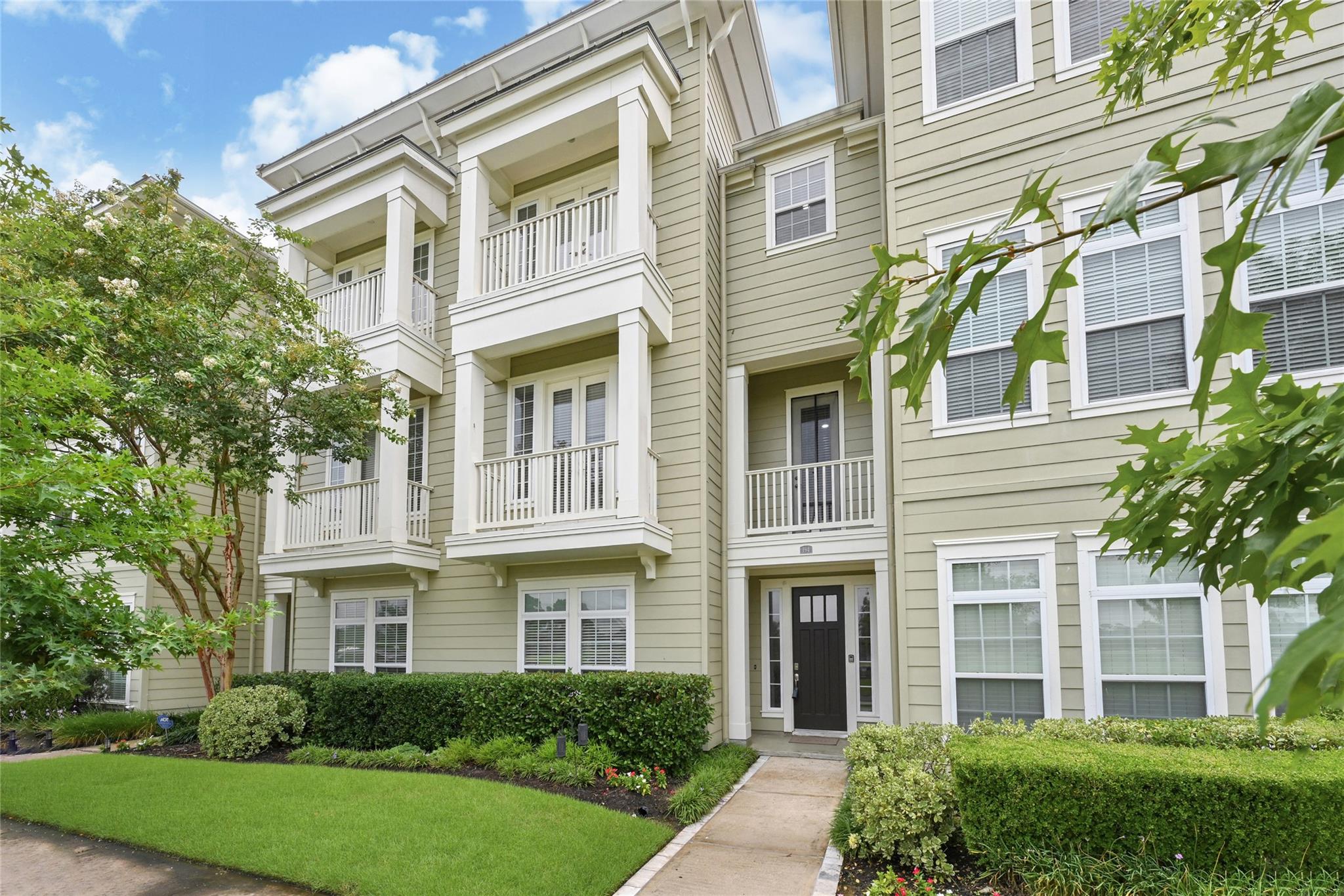 194 W Breezy Way