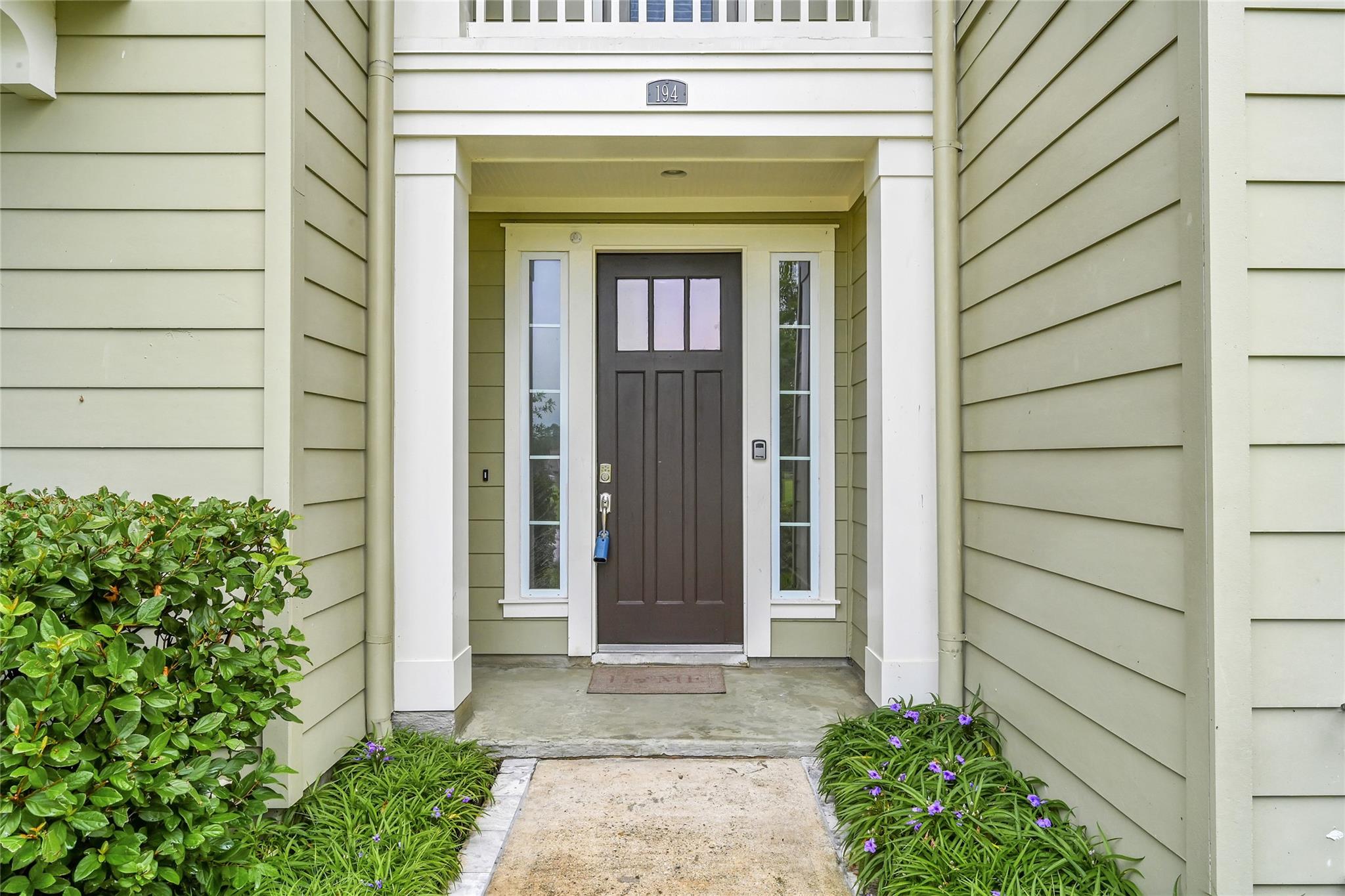 194 W Breezy Way
