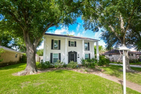 Photo of 10910 Sagevale Lane, Houston, TX 77089 (MLS # 93284529)