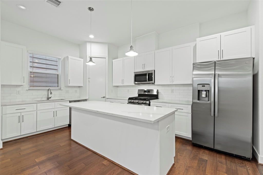 Photo of 847 Rachel Street #D, Houston, TX 77091 (MLS # 67498954)