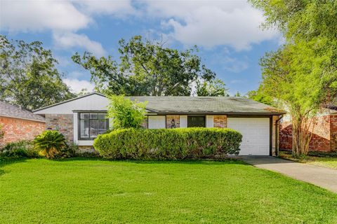 Photo of 3715 Heatherbloom Drive, Houston, TX 77045 (MLS # 53295843) Photo of 3715 Heatherbloom Drive, Houston, TX 77045 (MLS # 53295843)