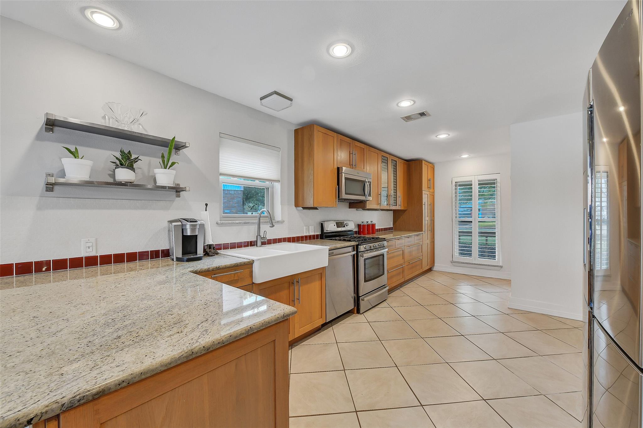 2211 Bayou Drive