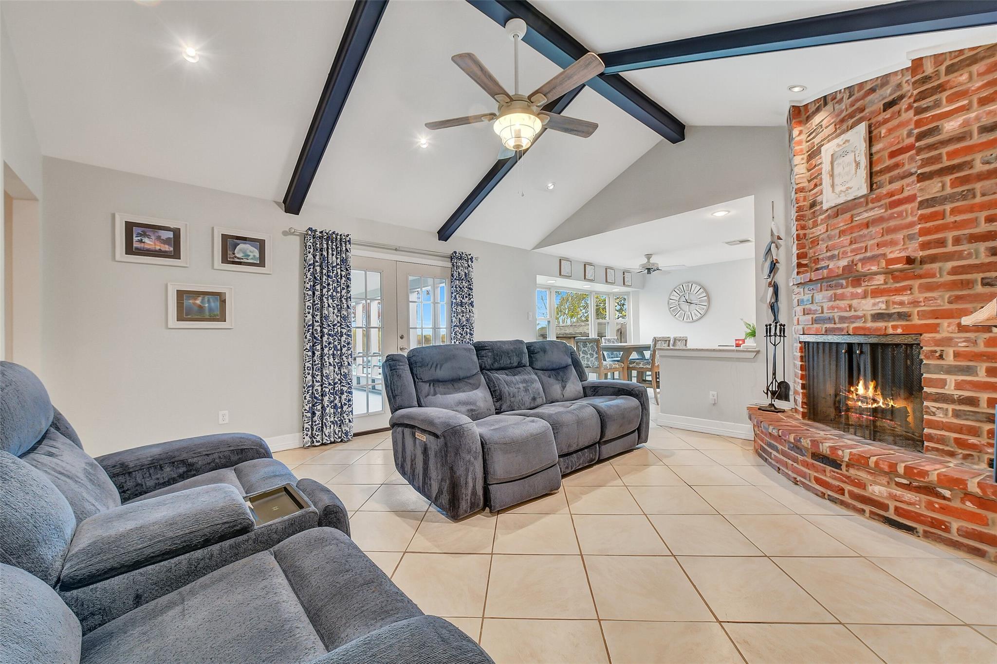 2211 Bayou Drive