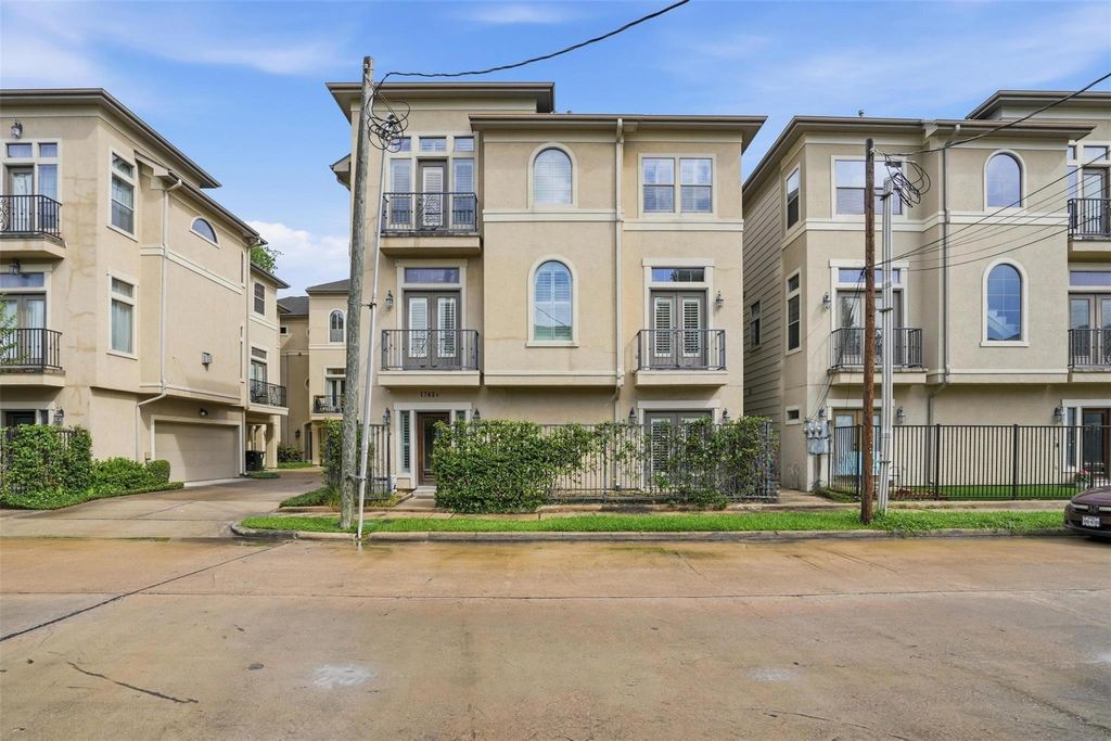 Photo of 1742 Michigan Street #A, Houston, TX 77006 (MLS # 87419488)
