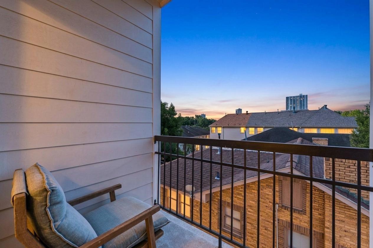 1508 Blodgett Street 408