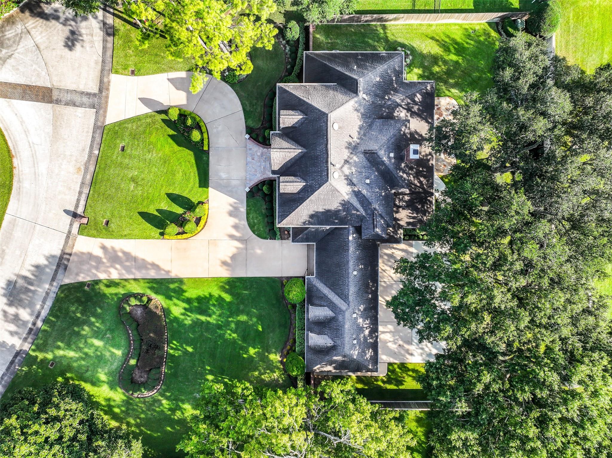 1904 Candlelight Court