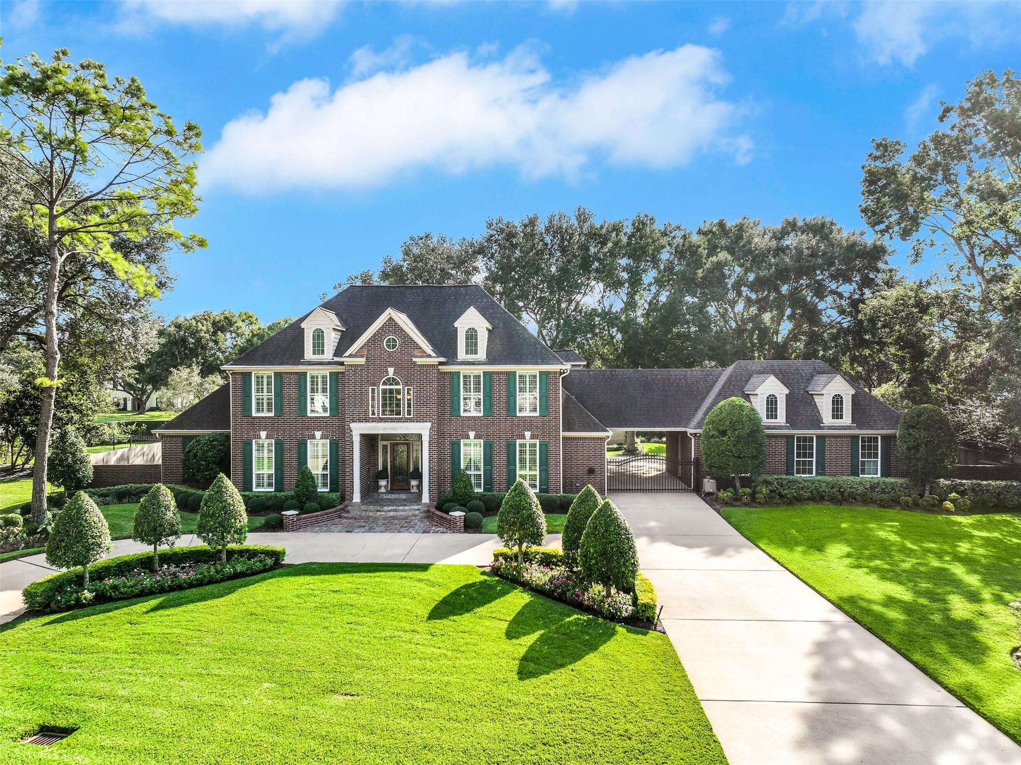 1904 Candlelight Court