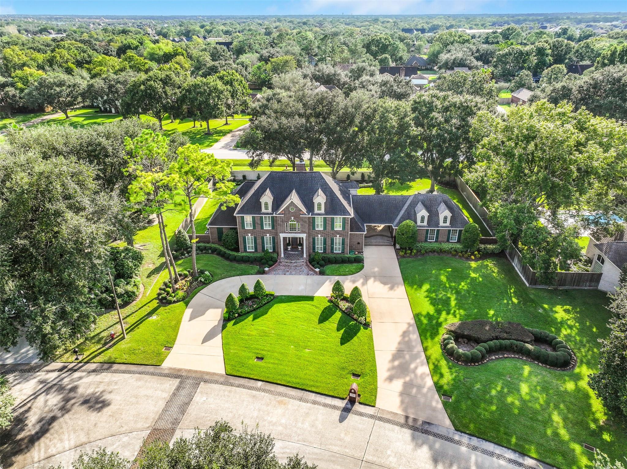 1904 Candlelight Court