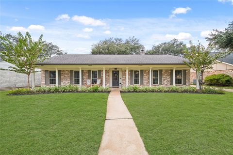 Photo of 3019 Riata Lane, Houston, TX 77043 (MLS # 93192509)