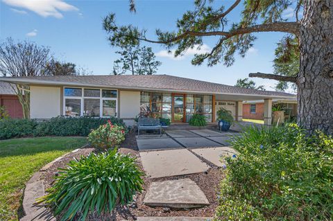 6211 Grovewood Lane Houston TX 77008