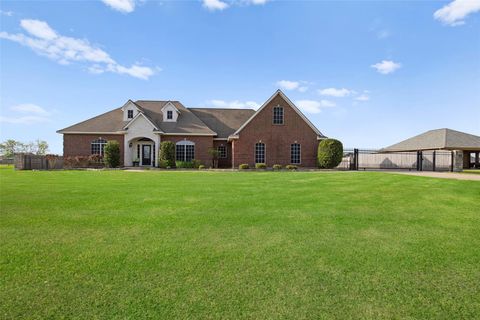 Homes For Sale - 4426 Majestic Drive<br/> Baytown, TX 77523