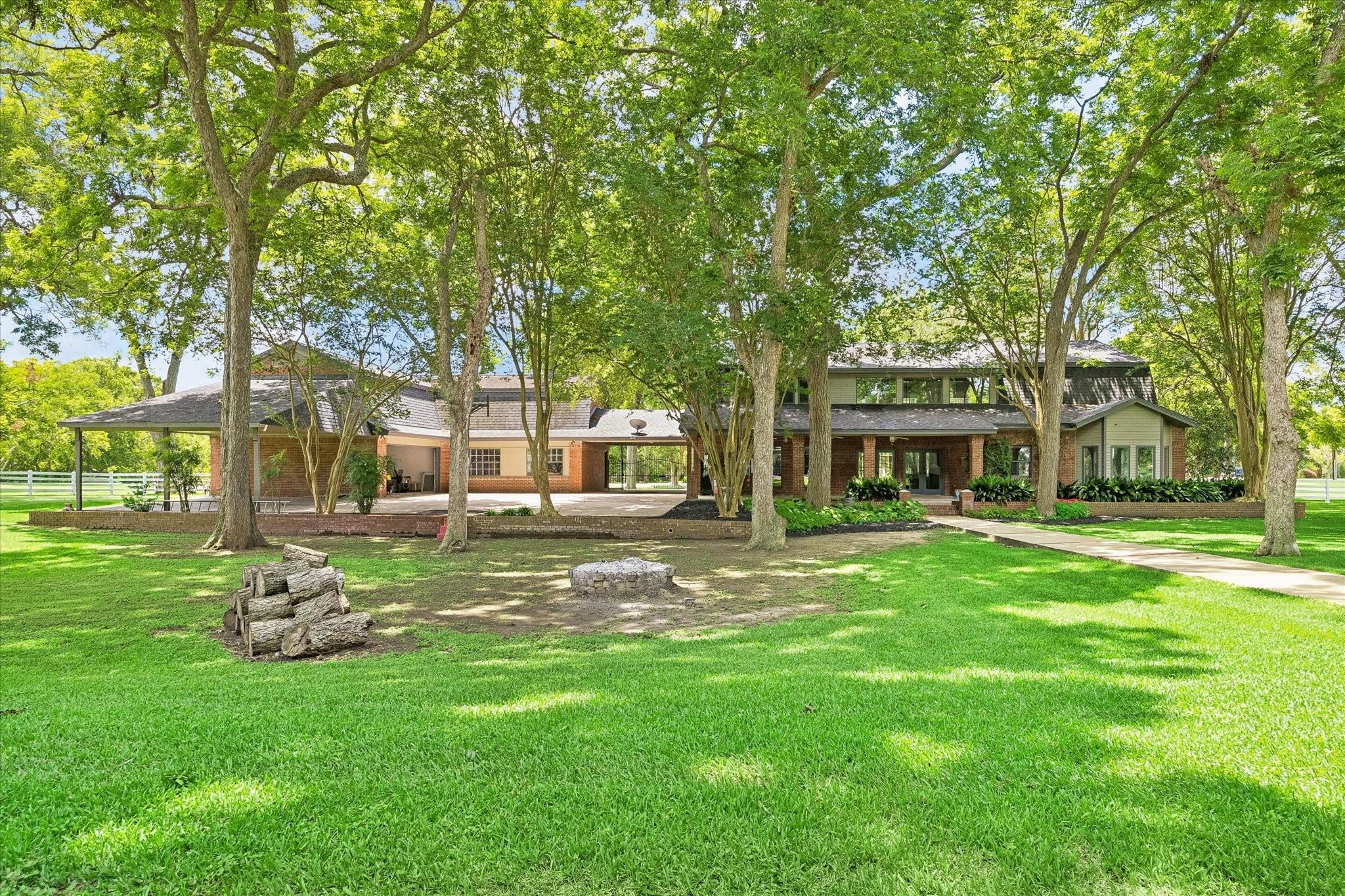 5106 Mimosa Lane