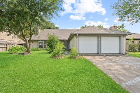 Photo of 1823 Mandrill Lane, Houston, TX 77067 (MLS # 857120)