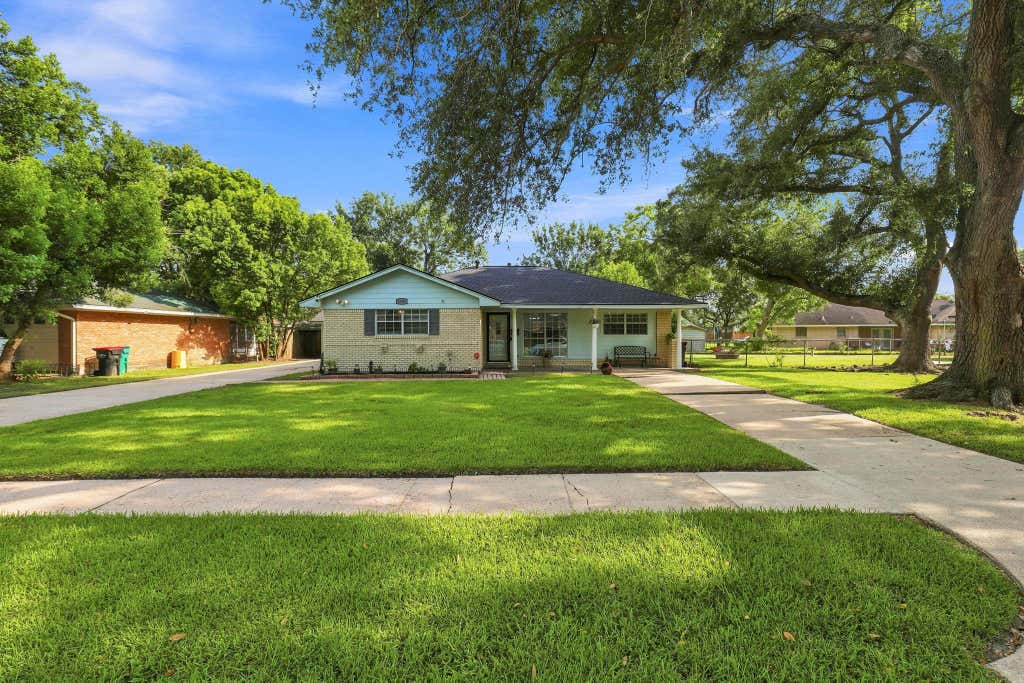 Photo of 1705 Chilton Drive, Baytown, TX 77520 (MLS # 78654418)