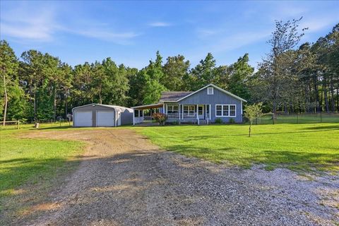 Photo of 7678 Us Highway East 190 Highway, Jasper, TX 75951 (MLS # 30594919)