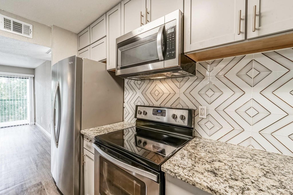 Photo of 2822 S Bartell Drive #32, Houston, TX 77054 (MLS # 31321330)