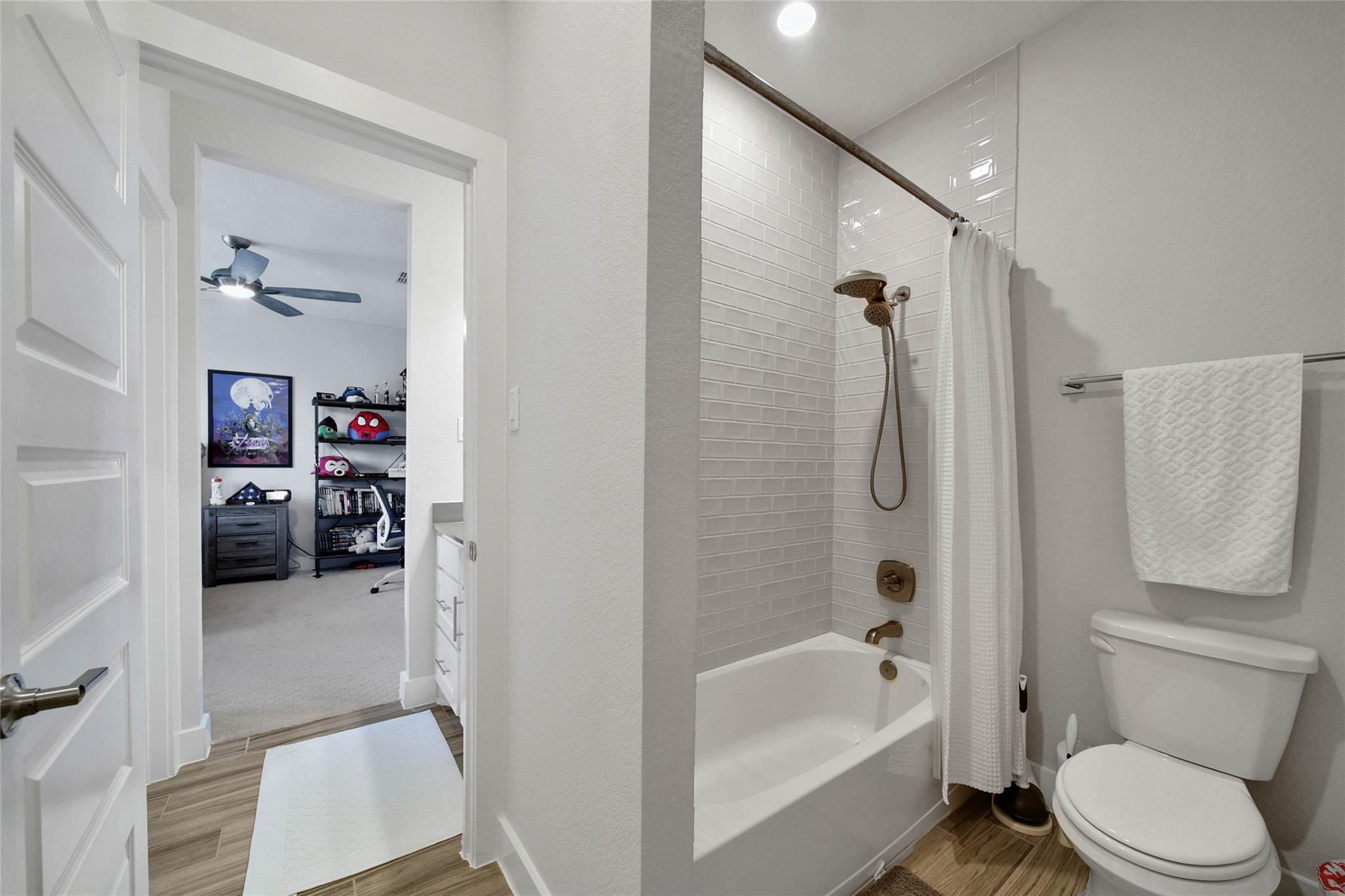 Fulshear, Texas, 77406, United States, 5 Bedrooms Bedrooms, ,5 BathroomsBathrooms,Residential,Active,2041614